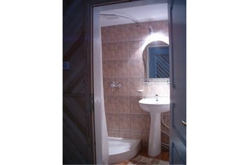 Rumunia Privát Chiojdu, Zewnątrz